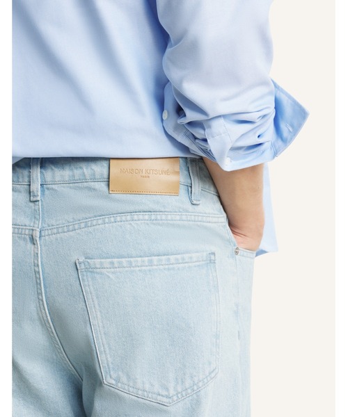 Maison Kitsune(メゾンキツネ)の「WIDE JEANS(デニムパンツ・メンズ・ライトインディゴブルー・30/29/28/34/33/32)」の6枚目の写真