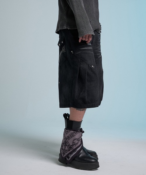 VI E DIT(ヴィエディット)の「Crushed Bleach Denim Pants/クラッシュドブリーチデニムパンツ(デニムパンツ・メンズ・ブラック/ブルー・1/2)」の17枚目の写真