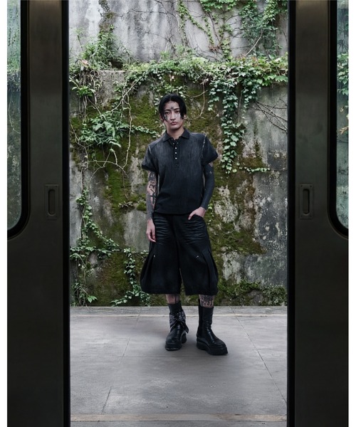 VI E DIT(ヴィエディット)の「Crushed Bleach Denim Pants/クラッシュドブリーチデニムパンツ(デニムパンツ・メンズ・ブラック/ブルー・1/2)」の3枚目の写真