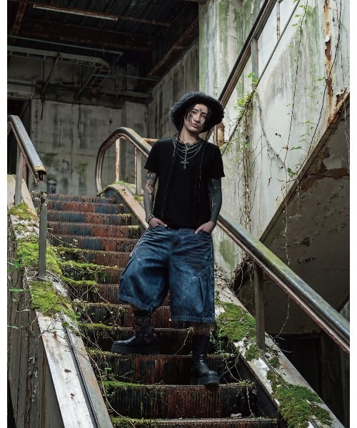 VI E DIT(ヴィエディット)の「Crushed Bleach Denim Pants/クラッシュドブリーチデニムパンツ(デニムパンツ・メンズ・ブラック/ブルー・1/2)」の11枚目の写真