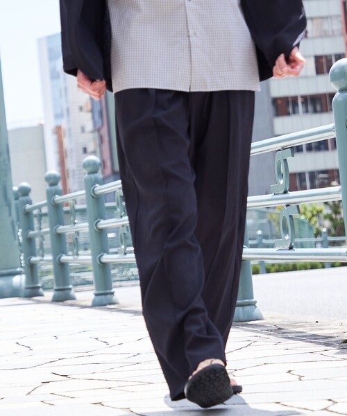 SHIPS(シップス)の「SHIPS:〈セットアップ対応/ 撥水〉Comfy Line DRYAIR ピンタック イージー パンツ(その他パンツ・メンズ・ネイビー/グレー/ブラック・SMALL/LARGE/MEDIUM)」の1枚目の写真