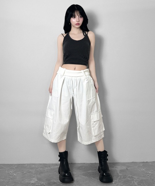 FOLLOWIN(フォロウィン)の「【 UNISEX 】折り返しリブウエストレイヤーカーゴハーフパンツ(カーゴパンツ・レディース・ホワイト/ブラック・FREE)」の11枚目の写真