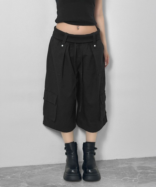 FOLLOWIN(フォロウィン)の「【 UNISEX 】折り返しリブウエストレイヤーカーゴハーフパンツ(カーゴパンツ・レディース・ホワイト/ブラック・FREE)」の12枚目の写真