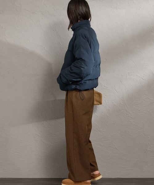 FRED PERRY（フレッドペリー）の「【WEB先行予約】[FRED PERRY/フレッドペリー] ラグランスリーブ 中綿ジャケット（ブルゾン・レディース・オフホワイト/ネイビー・10）」の20枚目の写真