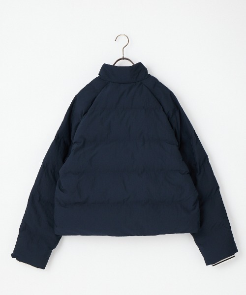 FRED PERRY（フレッドペリー）の「【WEB先行予約】[FRED PERRY/フレッドペリー] ラグランスリーブ 中綿ジャケット（ブルゾン・レディース・オフホワイト/ネイビー・10）」の11枚目の写真