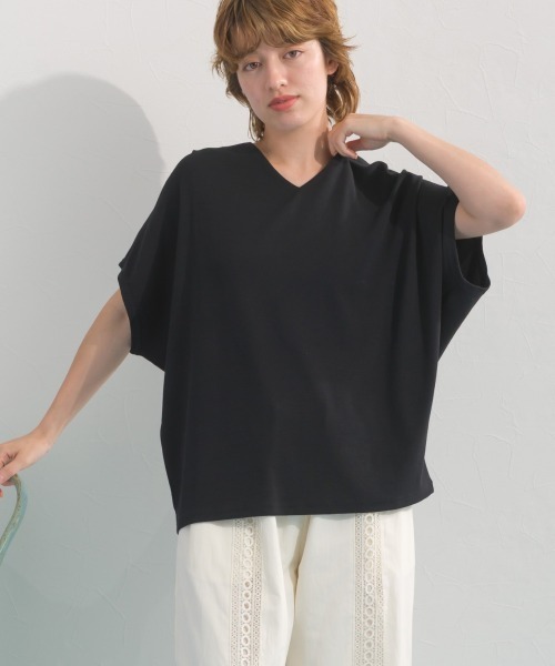 OMNES（オムネス）の「リブVネックタック半袖Tシャツ（Tシャツ/カットソー・レディース・グリーン/チャコールグレー/ライトグレー/ブラック・FREE）」の2枚目の写真