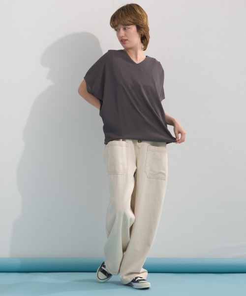 OMNES（オムネス）の「リブVネックタック半袖Tシャツ（Tシャツ/カットソー・レディース・グリーン/チャコールグレー/ライトグレー/ブラック・FREE）」の21枚目の写真