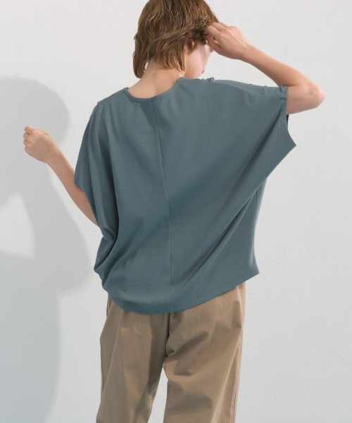 OMNES（オムネス）の「リブVネックタック半袖Tシャツ（Tシャツ/カットソー・レディース・グリーン/チャコールグレー/ライトグレー/ブラック・FREE）」の12枚目の写真