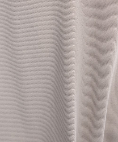 OMNES（オムネス）の「リブVネックタック半袖Tシャツ（Tシャツ/カットソー・レディース・グリーン/チャコールグレー/ライトグレー/ブラック・FREE）」の5枚目の写真