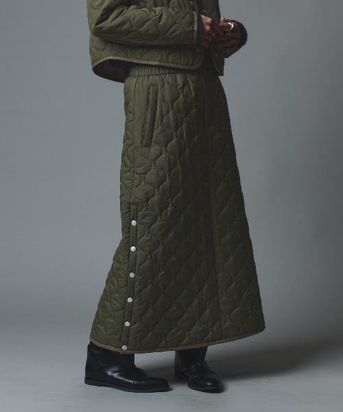 W:Huku(フーク)の「オニオン キルト サイド スリット スカート / Onion Quilted Side Slit Skirt(スカート・レディース・カーキ/ライトベージュ/ブラック・L/M)」の3枚目の写真