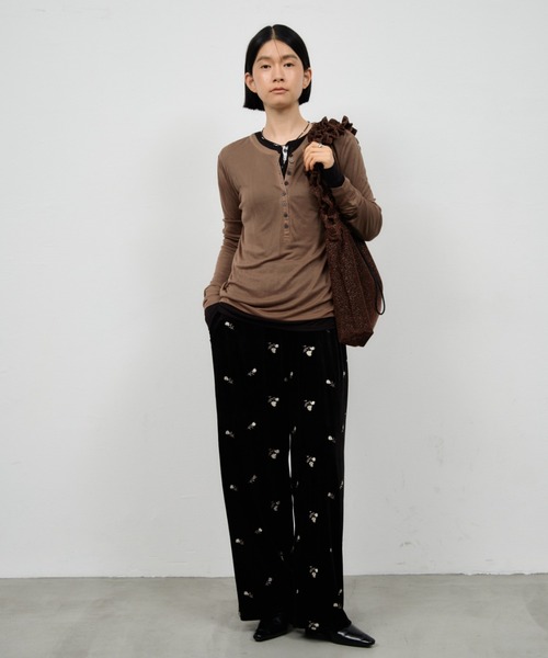 Shelly island(シェリーアイランド)の「フラワー刺繍ベロアパンツ(その他パンツ・レディース・ブラック/ブラウン・FREE)」の19枚目の写真