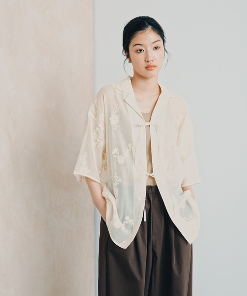 LEPSIM(レプシィム)の「刺繍開襟リボンシャツSS 884914(シャツ/ブラウス・レディース・アイボリー/ブラック/グリーン・FREE)」の12枚目の写真