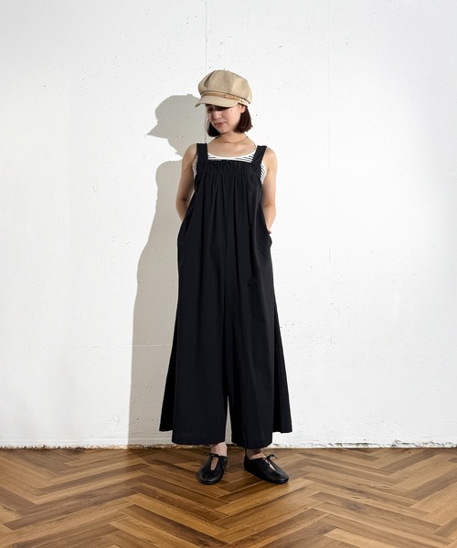 MAISON SELECT(メゾンセレクト)の「6C91 バックリボン ギャザーサロペット(つなぎ/オールインワン・レディース・ベージュ/ブラック・FREE)」の3枚目の写真