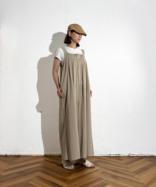 MAISON SELECT(メゾンセレクト)の「6C91 バックリボン ギャザーサロペット(つなぎ/オールインワン・レディース・ベージュ/ブラック・FREE)」の17枚目の写真