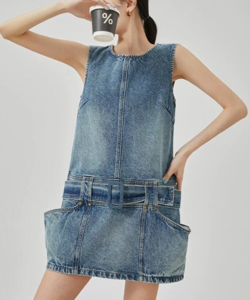 semplice（センプリチェ）の「ノースリーブデニムワンピース（ワンピース・レディース・ブルー・M/L/S）」の10枚目の写真