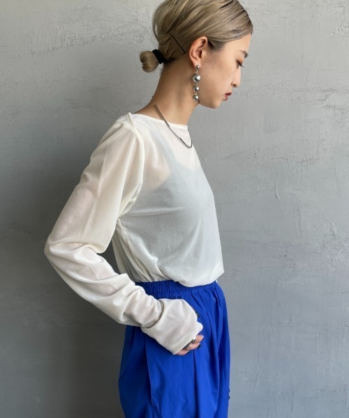 nenom（ネノム）の「[nenom/ネノム] シアーベロア ボートネックロングスリーブTシャツ（Tシャツ/カットソー・レディース・オフホワイト/ネイビー・F）」の9枚目の写真