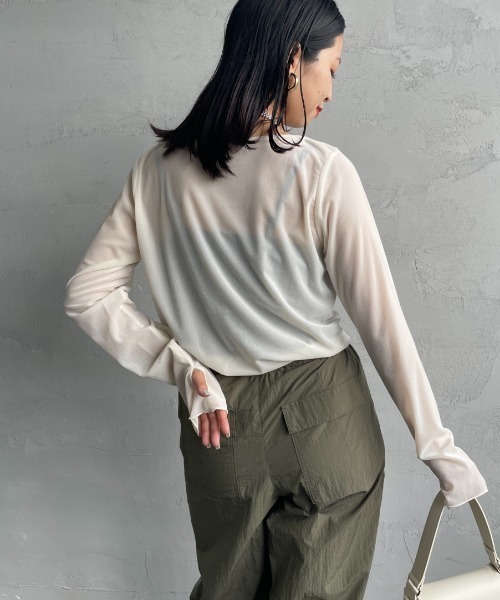 nenom（ネノム）の「[nenom/ネノム] シアーベロア ボートネックロングスリーブTシャツ（Tシャツ/カットソー・レディース・オフホワイト/ネイビー・F）」の16枚目の写真