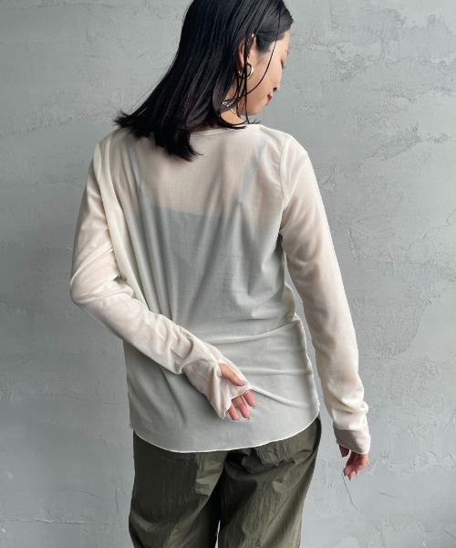 nenom（ネノム）の「[nenom/ネノム] シアーベロア ボートネックロングスリーブTシャツ（Tシャツ/カットソー・レディース・オフホワイト/ネイビー・F）」の21枚目の写真