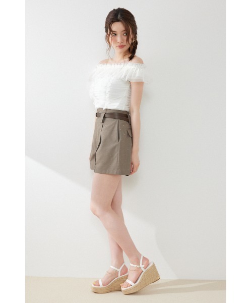 rienda(リエンダ)の「フリルオフショルカットトップス 夏服(Tシャツ/カットソー・レディース・ブラック/ホワイト/グレー・FREE)」の5枚目の写真