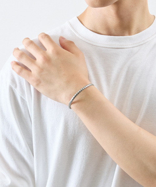 And A(アンドエー)の「And A アンドエー / SVPT BANGLE シルバー925プレーティングバングル / AA-BG-19(バングル/リストバンド・メンズ・シルバー・FREE)」の2枚目の写真