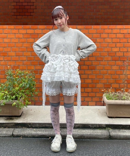 Candy Stripper(キャンディストリッパー)の「TOO MUCH RIBBON KNIT カーディガン(カーディガン/ボレロ・レディース・パープル系その他/ヘザーグレー/ピンク系その他3/ブラック・FREE)」の6枚目の写真