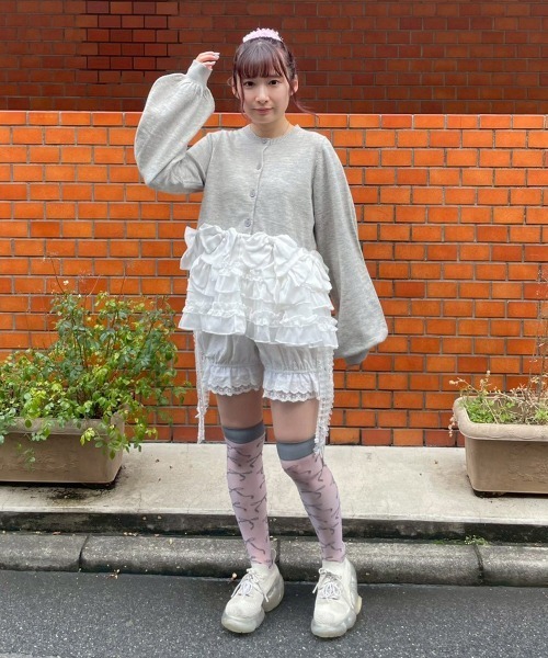 Candy Stripper(キャンディストリッパー)の「TOO MUCH RIBBON KNIT カーディガン(カーディガン/ボレロ・レディース・パープル系その他/ヘザーグレー/ピンク系その他3/ブラック・FREE)」の7枚目の写真