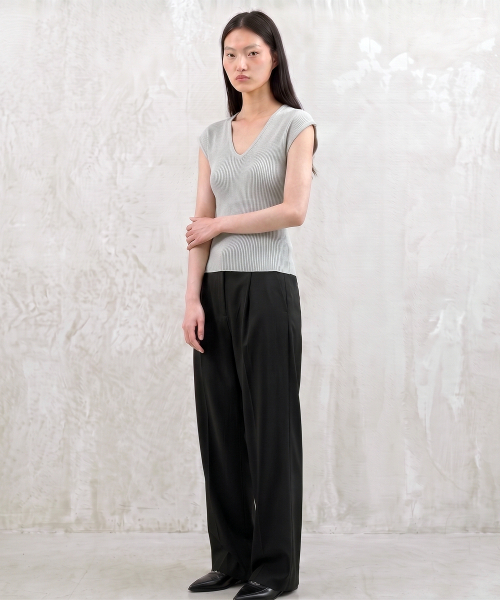 KIMDOH(キムド)の「Silenzio V-Neck Top Light Gray(ニット/セーター・レディース・ライトグレー/ブラック・FREE)」の4枚目の写真