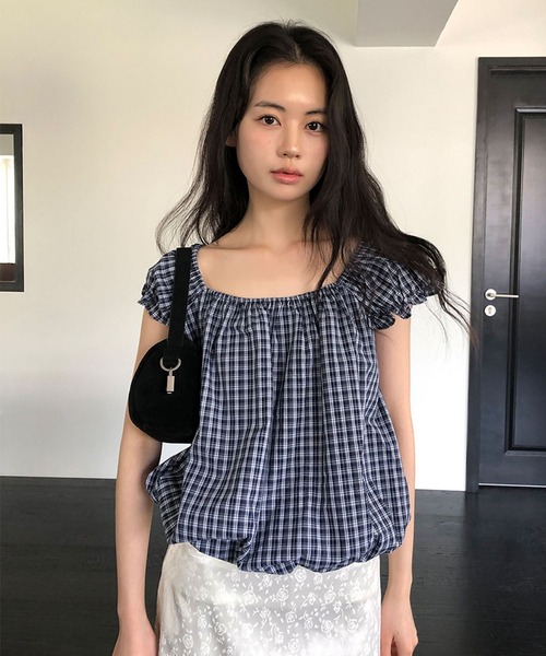 Girly Doll(ガーリードール)の「パフスリギャザーブラウス(シャツ/ブラウス・レディース・ホワイト/ネイビー・FREE)」の4枚目の写真