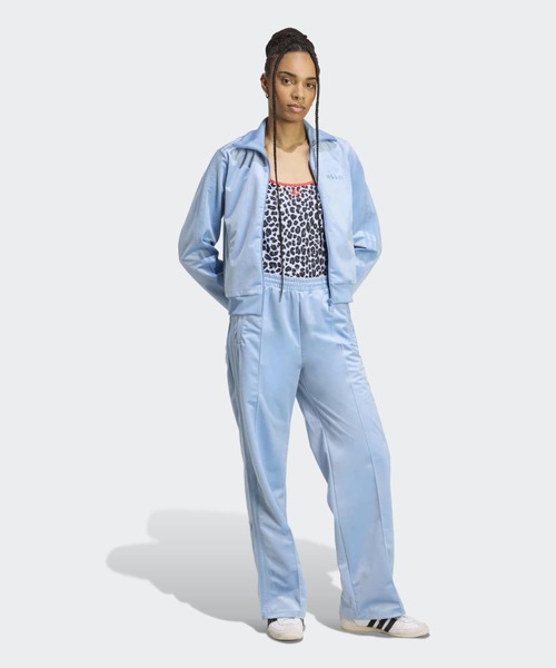adidas(アディダス)の「アディカラー ベロア トラックパンツ / アディダスオリジナルス adidas Originals(スウェットパンツ・レディース・ブルー・XX-LARGE/LARGE/MEDIUM/SMALL/X-LARGE/X-SMALL)」の3枚目の写真