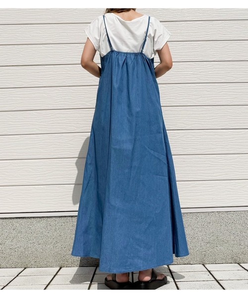 Q(キュー)の「デニムキャミワンピース(ワンピース・レディース・ライトブルー/ブルー・MEDIUM)」の10枚目の写真