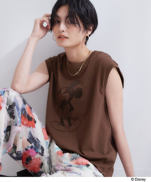 OPAQUE.CLIP(オペークドットクリップ)の「「Mickey Mouse」フロッキープリント フレンチスリーブTシャツ《洗濯機OK》(Tシャツ/カットソー・レディース・ホワイト/ダークブラウン/チャコールグレー・99)」の3枚目の写真