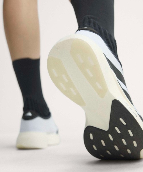 adidas(アディダス)の「アディゼロ EVO SL ジップ / Adizero EVO SL ZIP / ランニングシューズ / アディダス adidas(スニーカー・レディース・ホワイト・22.5cm/23.0cm/23.5cm/24.0cm/24.5cm/25.0cm/25.5cm/26.0cm/26.5cm)」の13枚目の写真