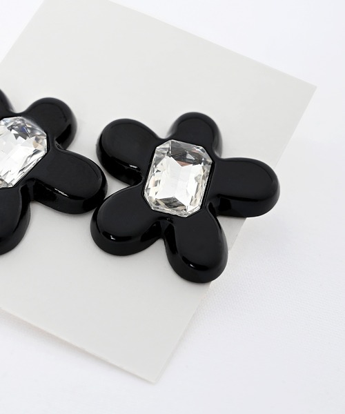 Narcissus(ナルシス)の「【Narcissus】フラワービジューピアス / お花 ピアス(ピアス(両耳用)・レディース・ブラック/アイボリー・FREE)」の5枚目の写真