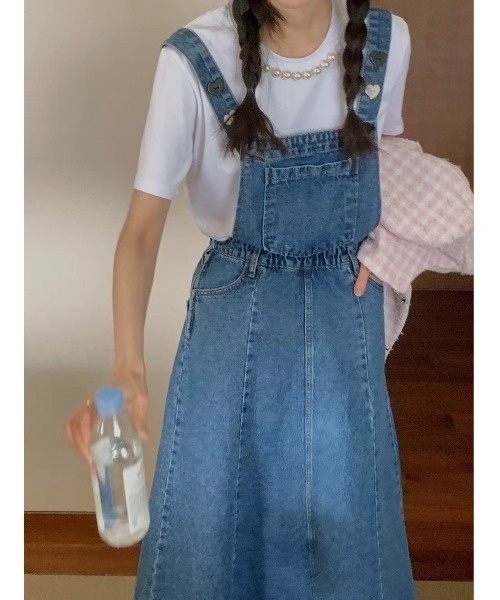 FAVORITO(ファヴォリート)の「デニムサロペットワンピース(ワンピース・レディース・ブルー・F)」の4枚目の写真