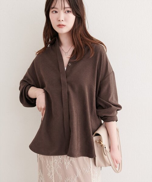 natural couture(ナチュラルクチュール)の「ピーチスキンオーバーサイズシャツ(シャツ/ブラウス・レディース・チャコールグレー/ベージュ/アイボリー/ブラウン・FREE)」の3枚目の写真