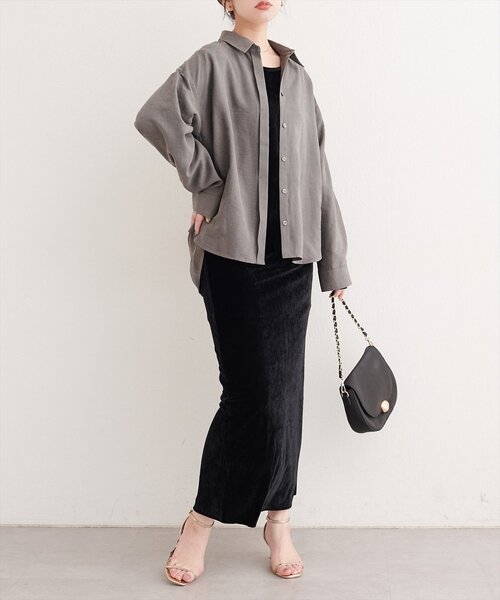 natural couture(ナチュラルクチュール)の「ピーチスキンオーバーサイズシャツ(シャツ/ブラウス・レディース・チャコールグレー/ベージュ/アイボリー/ブラウン・FREE)」の6枚目の写真