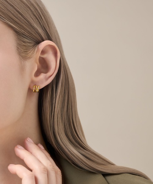 CANAL 4℃(カナルヨンドシー)の「【AUTUMN COLLECTION】シルバー ライン ピアス(ピアス(両耳用)・レディース・イエローゴールド・FREE)」の3枚目の写真