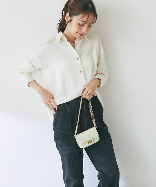 La boutique BonBon(ラブティックボンボン)の「【女っぽシャツ】サテンシャツ(シャツ/ブラウス・レディース・オフホワイト/ピンク・FREE)」の3枚目の写真