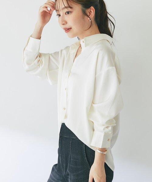 La boutique BonBon(ラブティックボンボン)の「【女っぽシャツ】サテンシャツ(シャツ/ブラウス・レディース・オフホワイト/ピンク・FREE)」の4枚目の写真