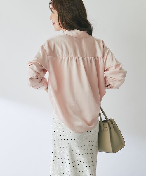 La boutique BonBon(ラブティックボンボン)の「【女っぽシャツ】サテンシャツ(シャツ/ブラウス・レディース・オフホワイト/ピンク・FREE)」の13枚目の写真