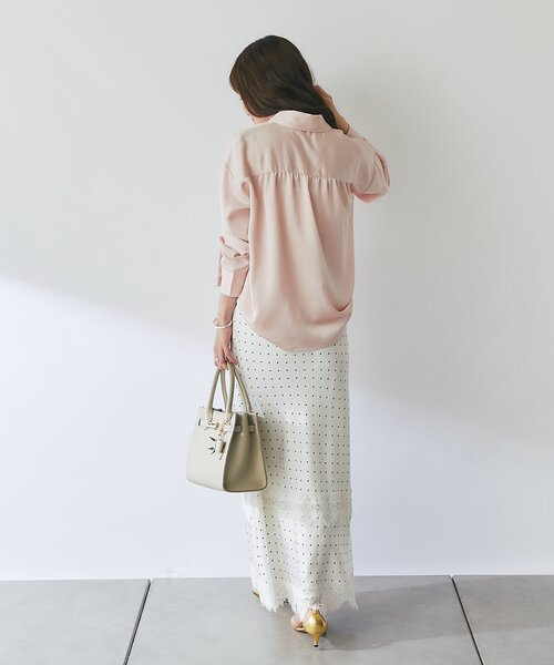 La boutique BonBon(ラブティックボンボン)の「【女っぽシャツ】サテンシャツ(シャツ/ブラウス・レディース・オフホワイト/ピンク・FREE)」の17枚目の写真