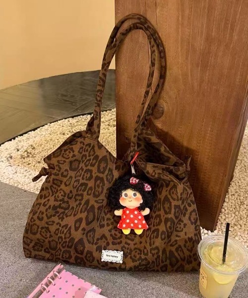 Vipoa(ヴィポア)の「Multi design string tote bag(ショルダーバッグ・レディース・ピンク/ベージュ/グレー/ブラウン/グレー系その他/アイボリー/チャコールグレー/ホワイト系その他・FREE)」の6枚目の写真
