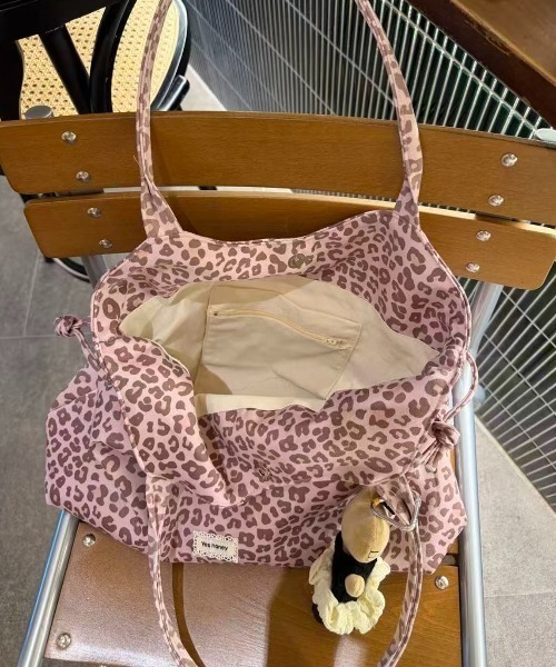 Vipoa(ヴィポア)の「Multi design string tote bag(ショルダーバッグ・レディース・ピンク/ベージュ/グレー/ブラウン/グレー系その他/アイボリー/チャコールグレー/ホワイト系その他・FREE)」の9枚目の写真
