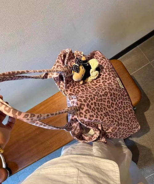 Vipoa(ヴィポア)の「Multi design string tote bag(ショルダーバッグ・レディース・ピンク/ベージュ/グレー/ブラウン/グレー系その他/アイボリー/チャコールグレー/ホワイト系その他・FREE)」の10枚目の写真