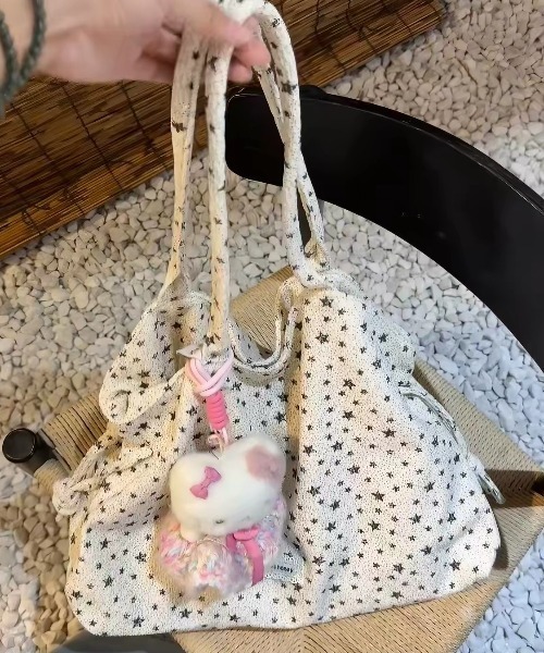 Vipoa(ヴィポア)の「Multi design string tote bag(ショルダーバッグ・レディース・ピンク/ベージュ/グレー/ブラウン/グレー系その他/アイボリー/チャコールグレー/ホワイト系その他・FREE)」の11枚目の写真