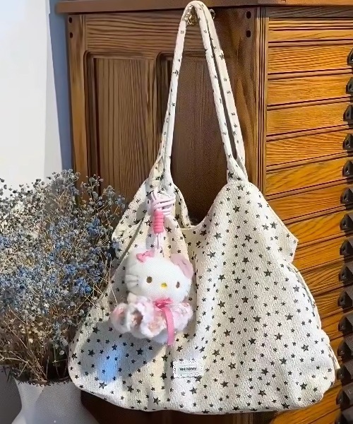 Vipoa(ヴィポア)の「Multi design string tote bag(ショルダーバッグ・レディース・ピンク/ベージュ/グレー/ブラウン/グレー系その他/アイボリー/チャコールグレー/ホワイト系その他・FREE)」の15枚目の写真