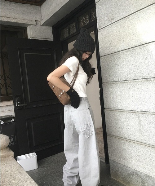 almo(アルモ)の「【LAMPOON】フラワーデニムパンツ(デニムパンツ・レディース・グレー・LARGE/MEDIUM/SMALL)」の8枚目の写真