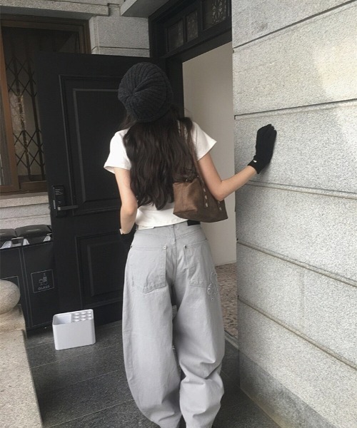 almo(アルモ)の「【LAMPOON】フラワーデニムパンツ(デニムパンツ・レディース・グレー・LARGE/MEDIUM/SMALL)」の14枚目の写真