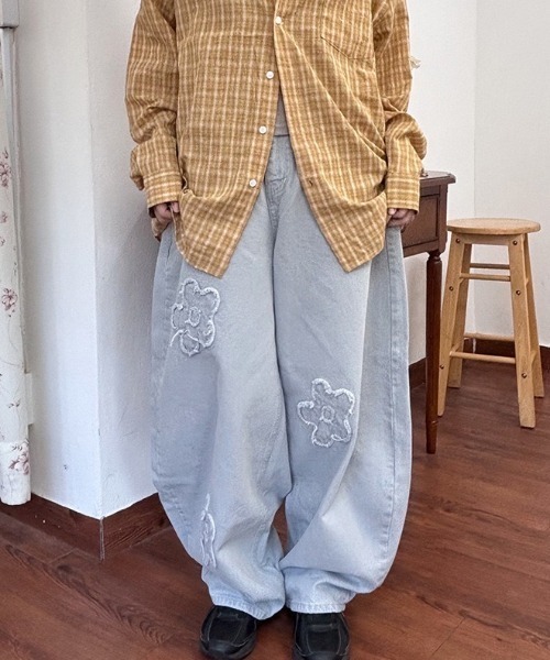 almo(アルモ)の「【LAMPOON】フラワーデニムパンツ(デニムパンツ・レディース・グレー・LARGE/MEDIUM/SMALL)」の19枚目の写真