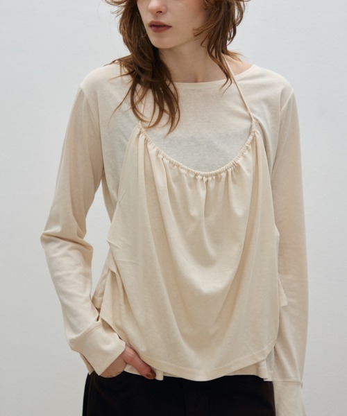 Aunue（オーヌ）の「【2点セット】2wayルーズシルエットカットソー×ホルタービスチェset（Tシャツ/カットソー・レディース・アイボリー/ブラック・FREE）」の8枚目の写真